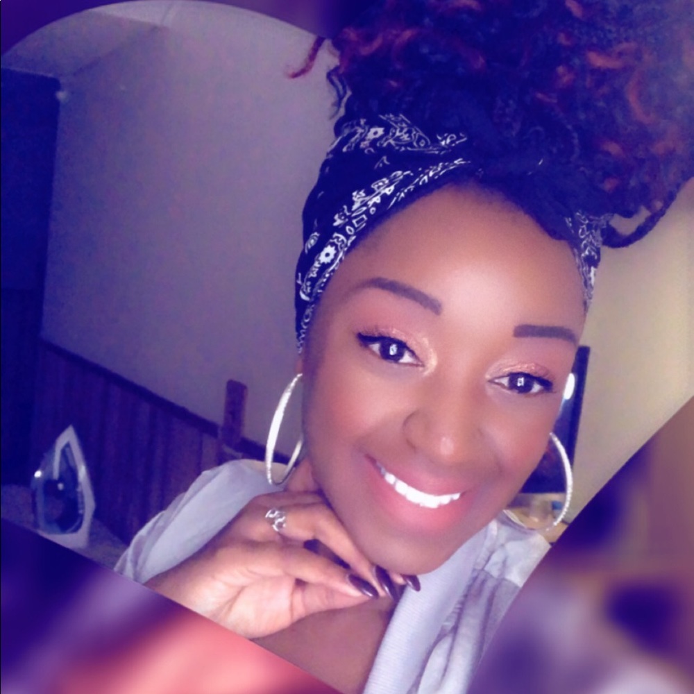 Meet your Posher, Lakurra